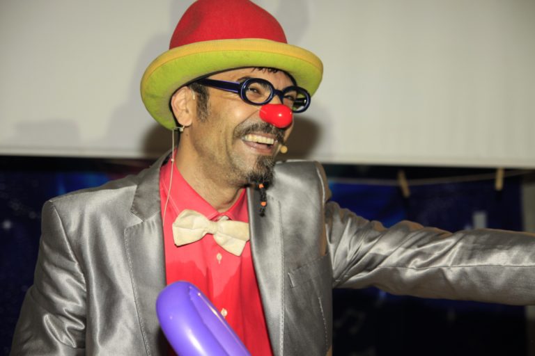 Pietro Olla felicità, sorrisi, arte e didattica connessi in un unico momento